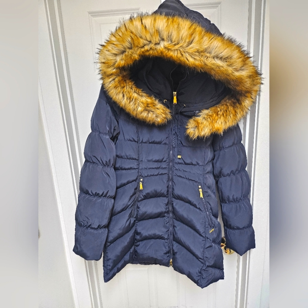 Women's High Fashion Hooded Winter Parka.